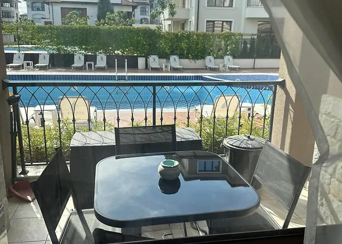 Pool On The Apartamento