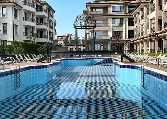 Pool On The Apartamento Burgas