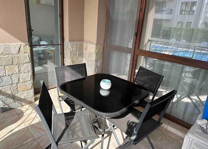 Apartamento Pool On The