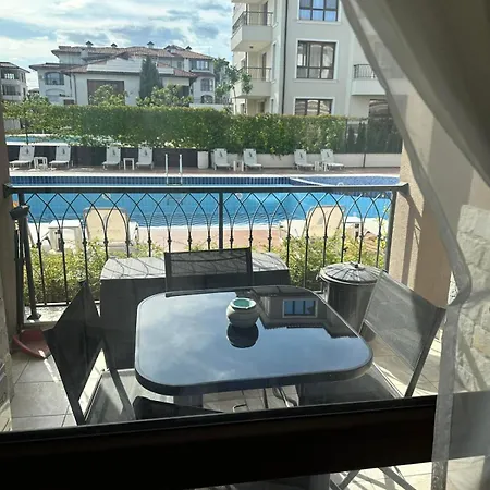 Pool On The شقة